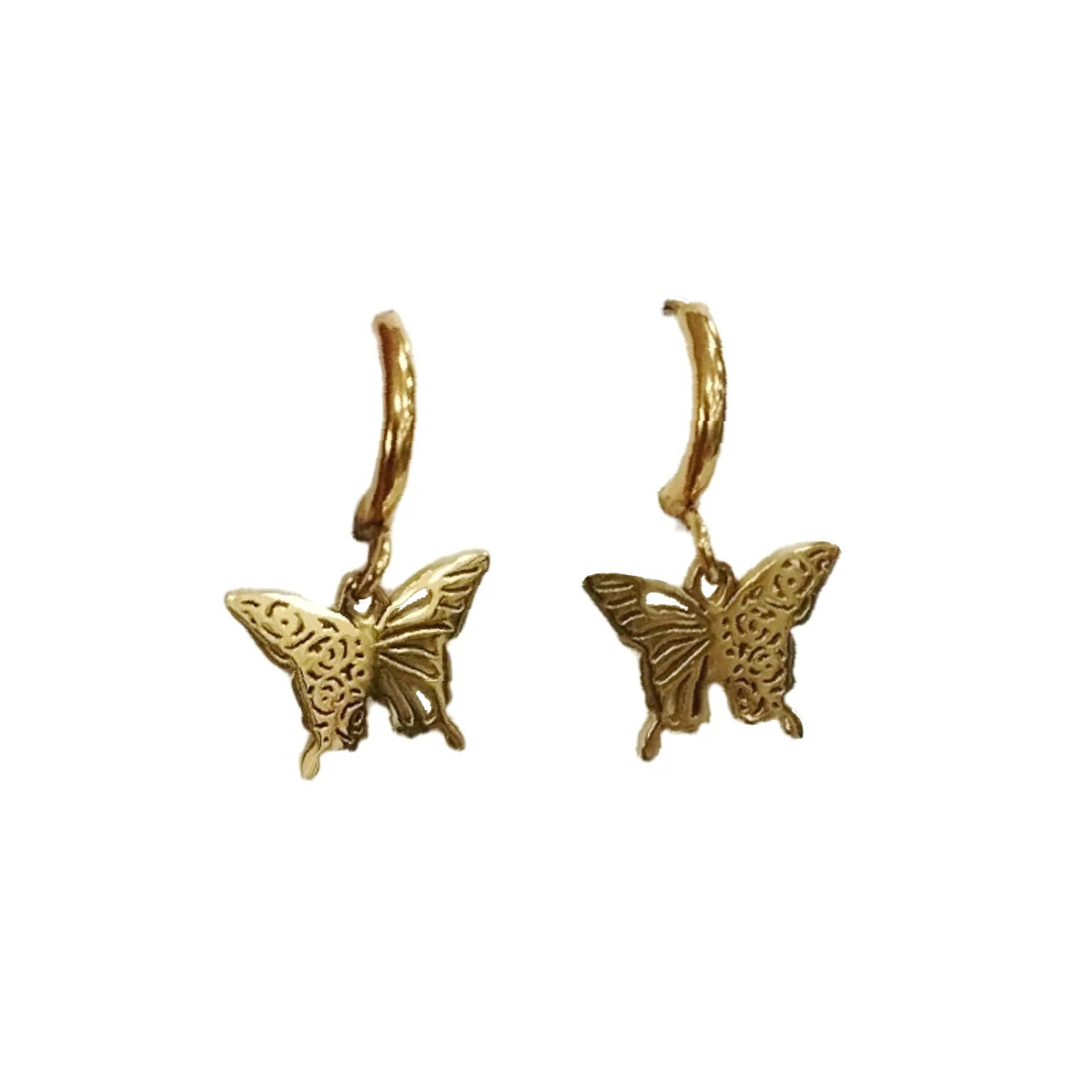 pendientes de arito en forma de mariposa troquelada en color dorado