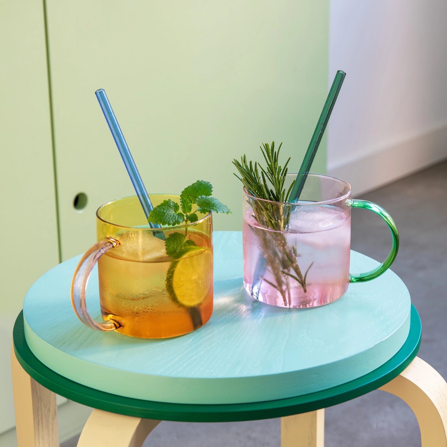 Set de 2 tazas de cristal Fred rosa y amarilla, de Remember