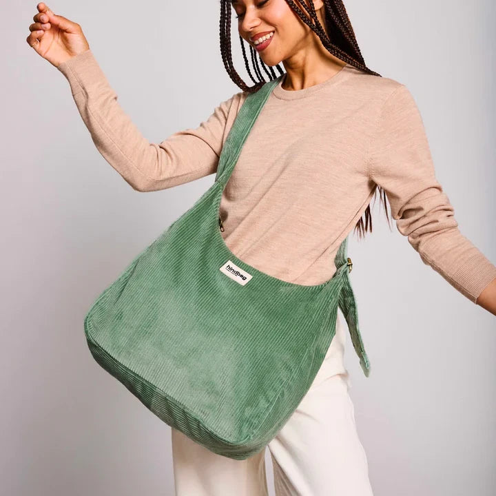 Bolso hobo Claire de pana verde agua de Hindbag