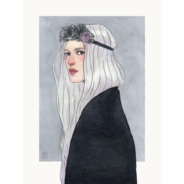 Ilustración Melancolía de Esther Gili de mujer de pelo blanco liso y largo con capa negra y corona de flores moradas en la frente