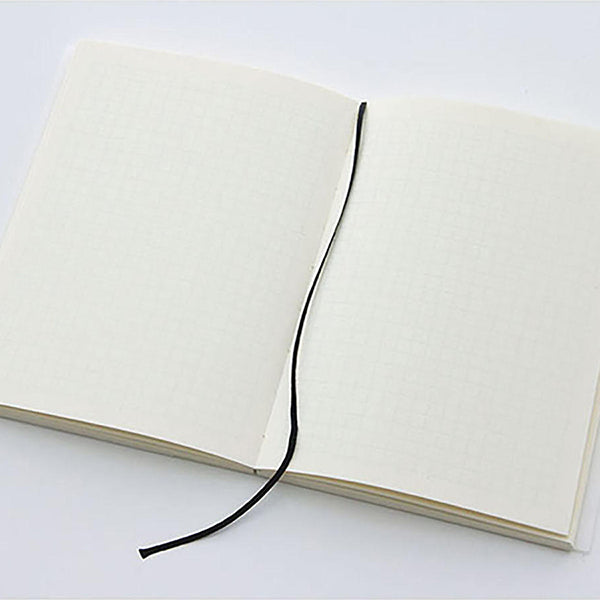 Cuaderno MD de Midori con papel japonés de alta calidad tamaño A6 con cuadrícula y marcapáginas en seda negra