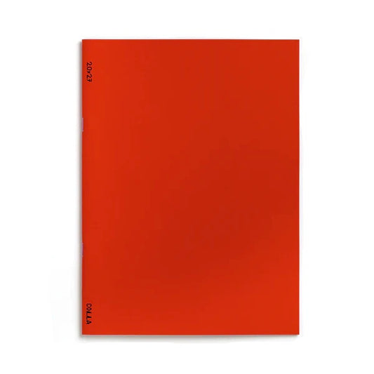 Libreta A4 con portada roja e interior liso, un proyecto valenciano local de Colla