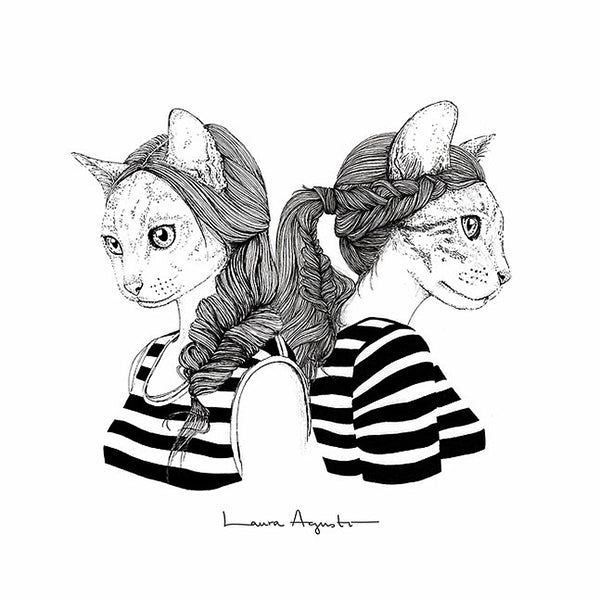 Ilustración de Laura Agustí en la que aparecen dos mujeres gata con camisetas de rayas y el pelo recogido en trenzas dándose la espalda