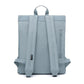Parte de atrás de la mochila reciclada de color azul claro de la marca española Lefrik
