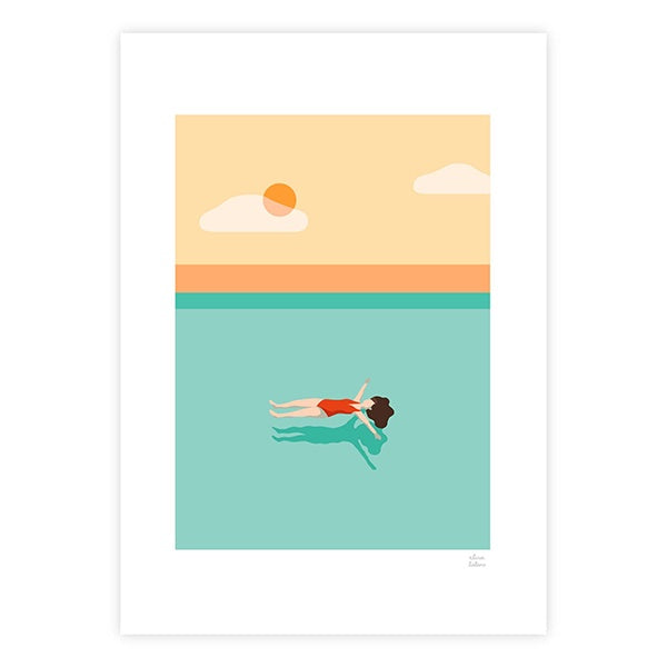 Print con ilustración de Elisa Talens de una mujer con bañador rojo flotando en el mar
